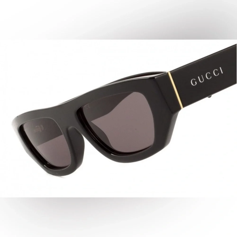 New - GUCCI GG1134S 002 square sunglass comes shiny black frame with dar…